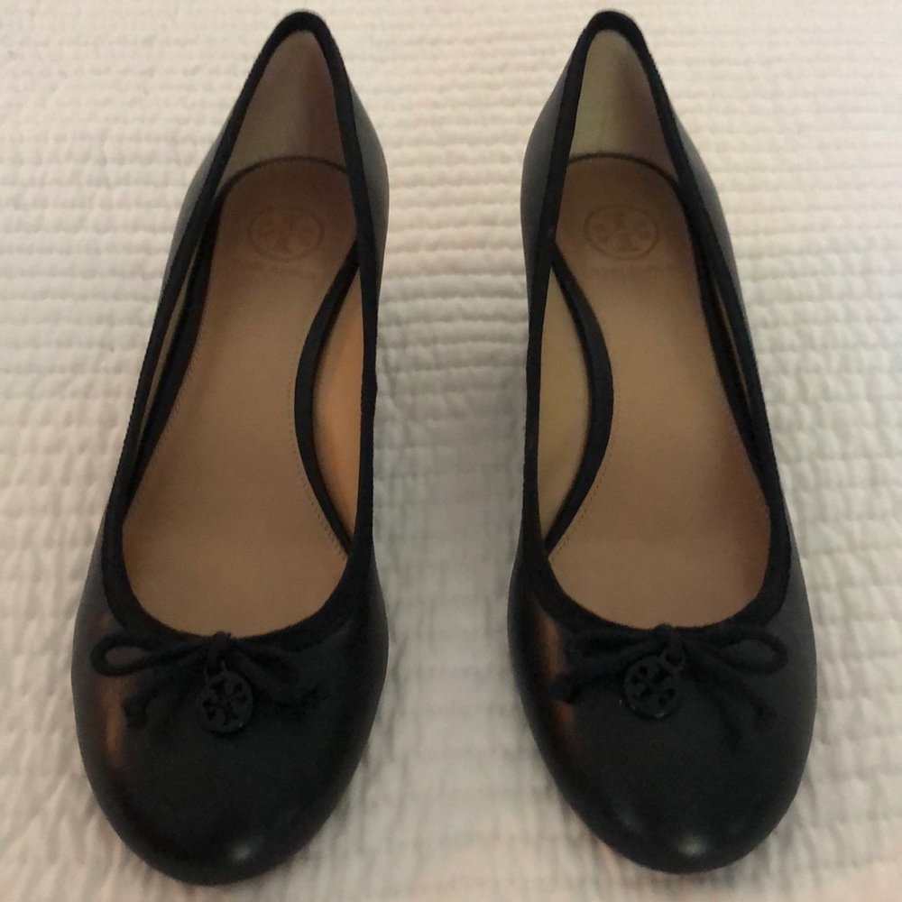 Tory Burch black Chelsea 45mm wedge. Brand new